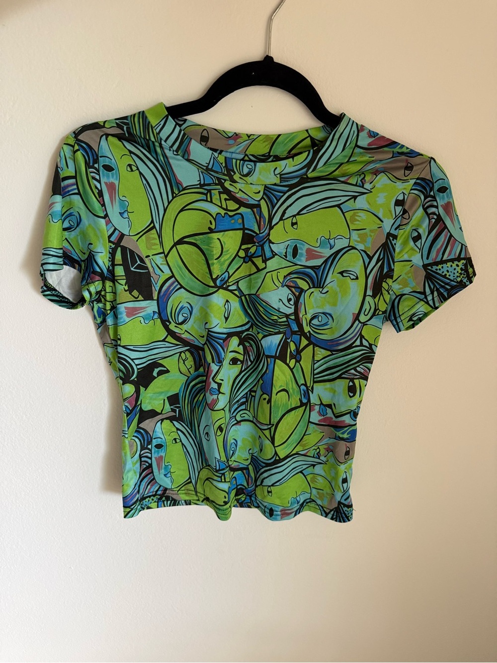 Shein Green Abstract Face Print Women’s Short Sleeve Top